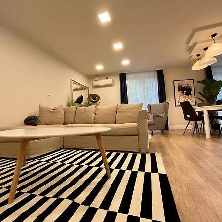 Ground Floor Park Bestern Apartament