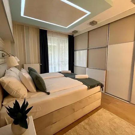 Ground Floor Park Bestern Apartament *