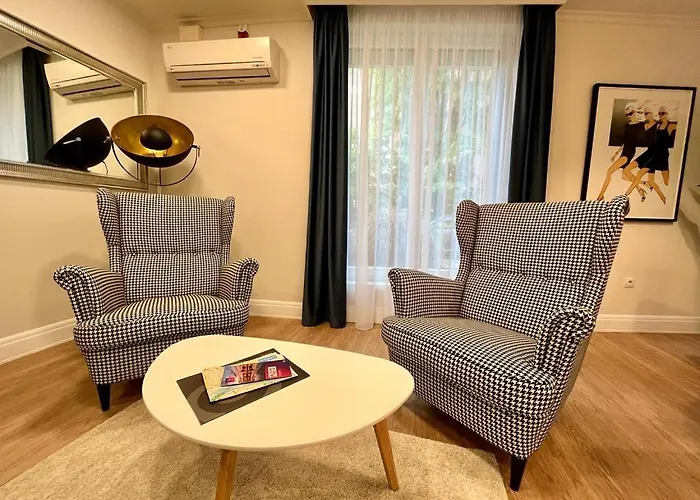 Ground Floor Park Bestern Apartamento Szeged